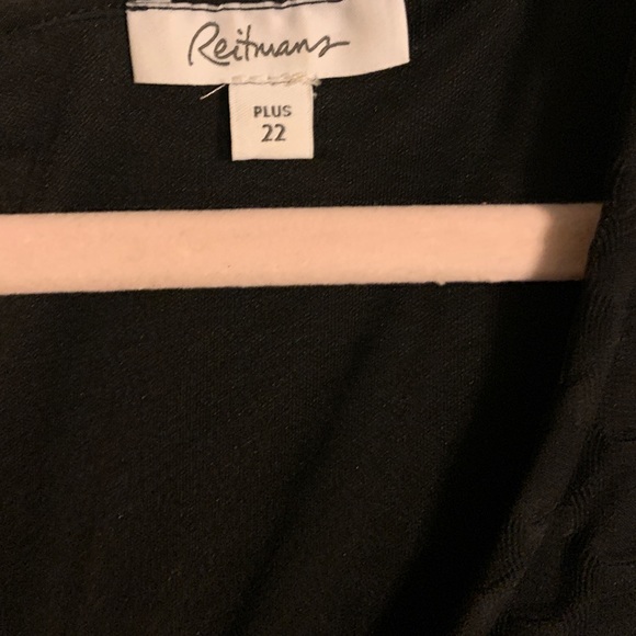 Basic Black Dress. Size 22 - Picture 2 of 4